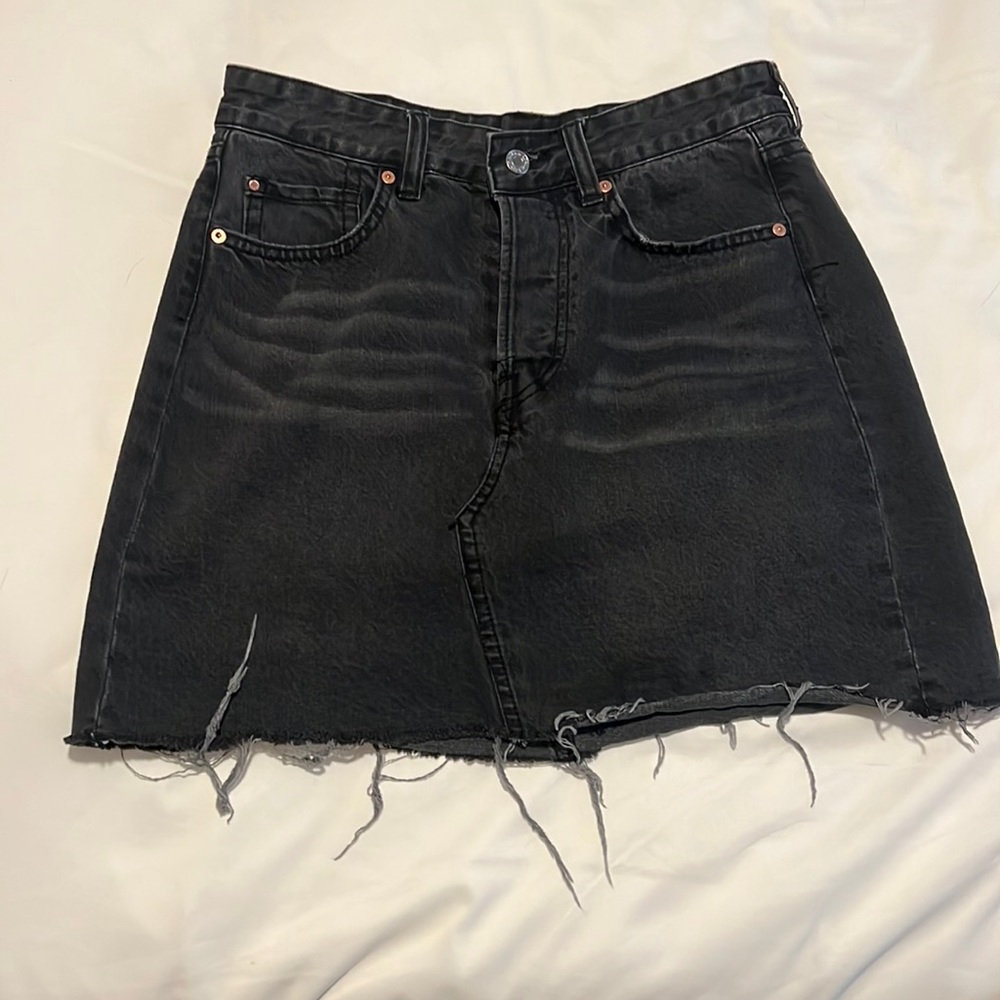H and M